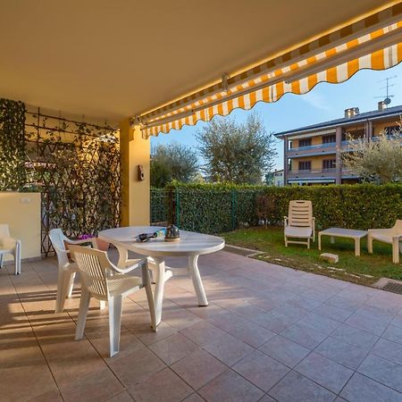 Gardappartamenti Tito Speri Pool And Garden Σιρμιόνε Εξωτερικό φωτογραφία