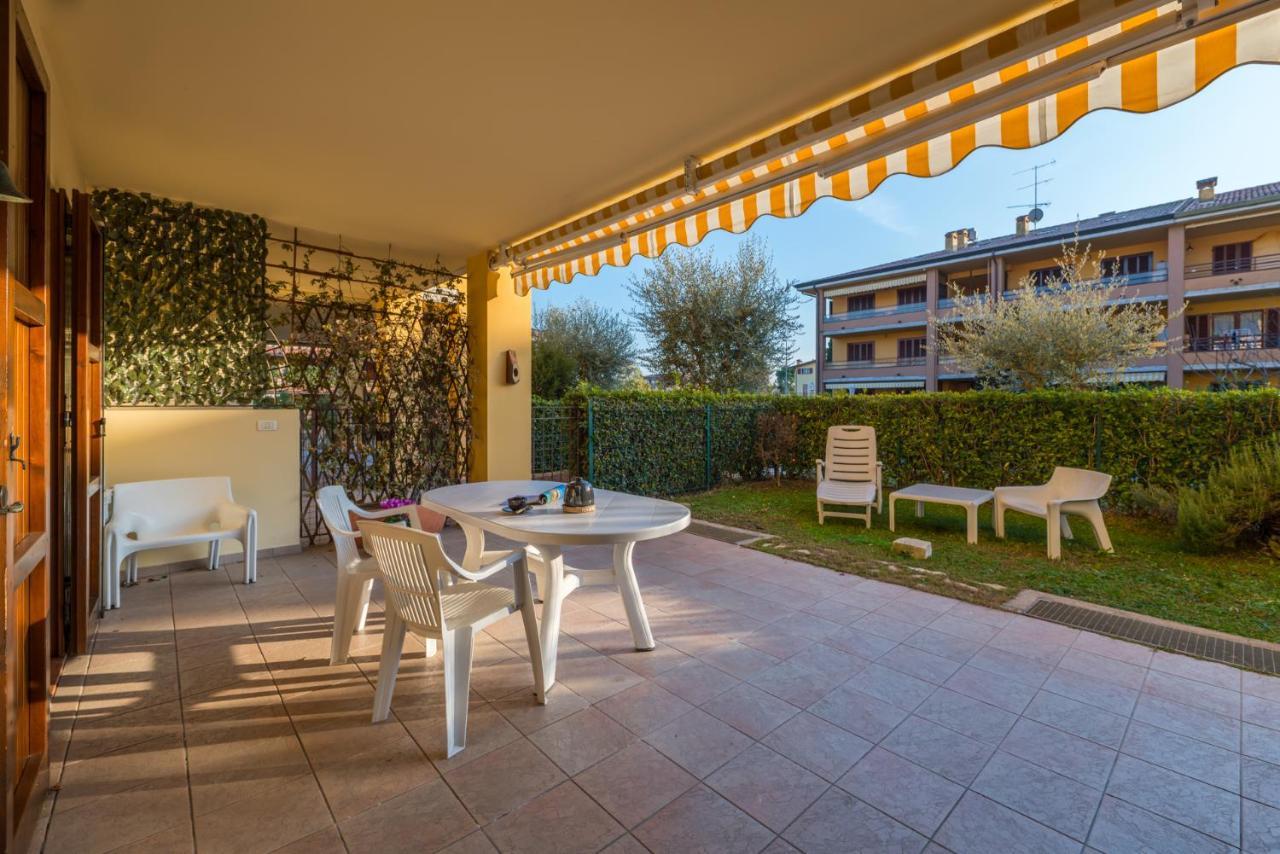 Gardappartamenti Tito Speri Pool And Garden Σιρμιόνε Εξωτερικό φωτογραφία