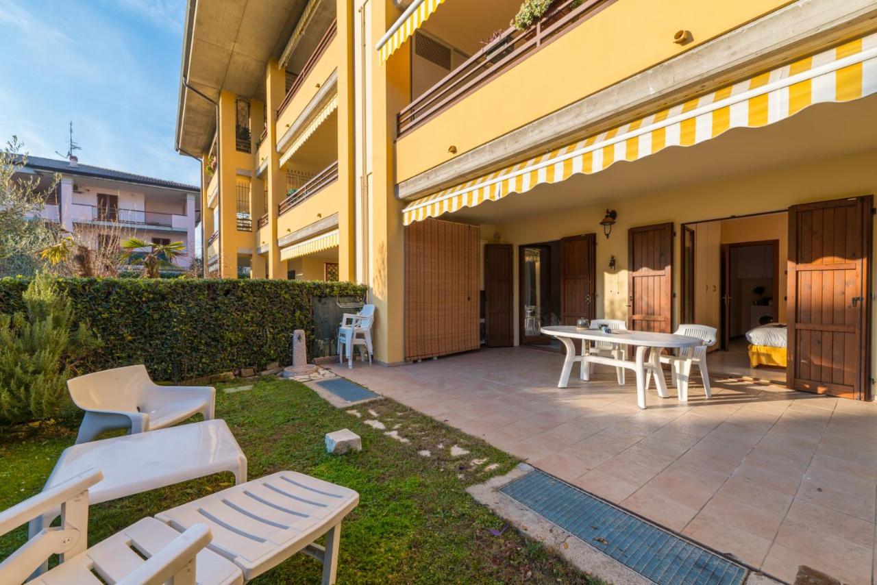 Gardappartamenti Tito Speri Pool And Garden Σιρμιόνε Εξωτερικό φωτογραφία