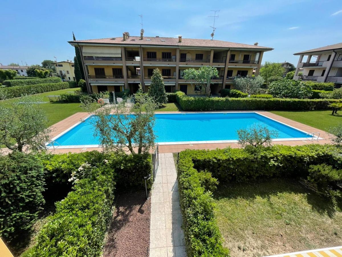 Gardappartamenti Tito Speri Pool And Garden Σιρμιόνε Εξωτερικό φωτογραφία